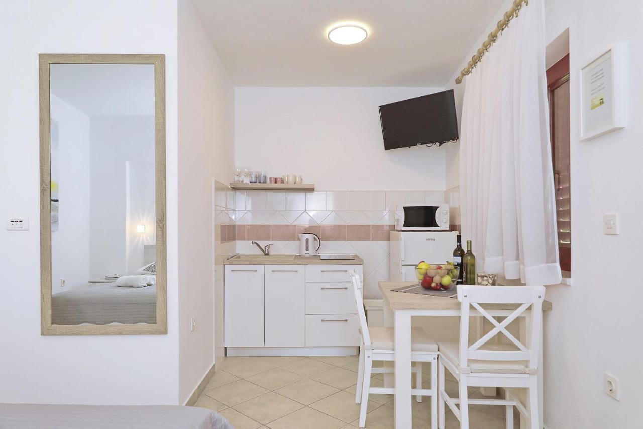 Apartmani Strpic Биоград на Мору Екстериор снимка