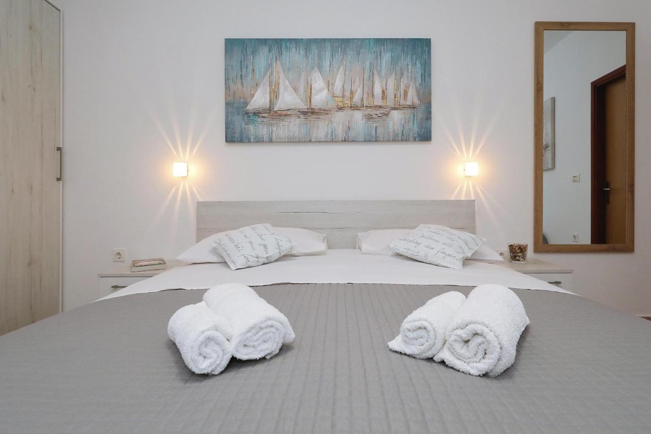 Apartmani Strpic Биоград на Мору Екстериор снимка