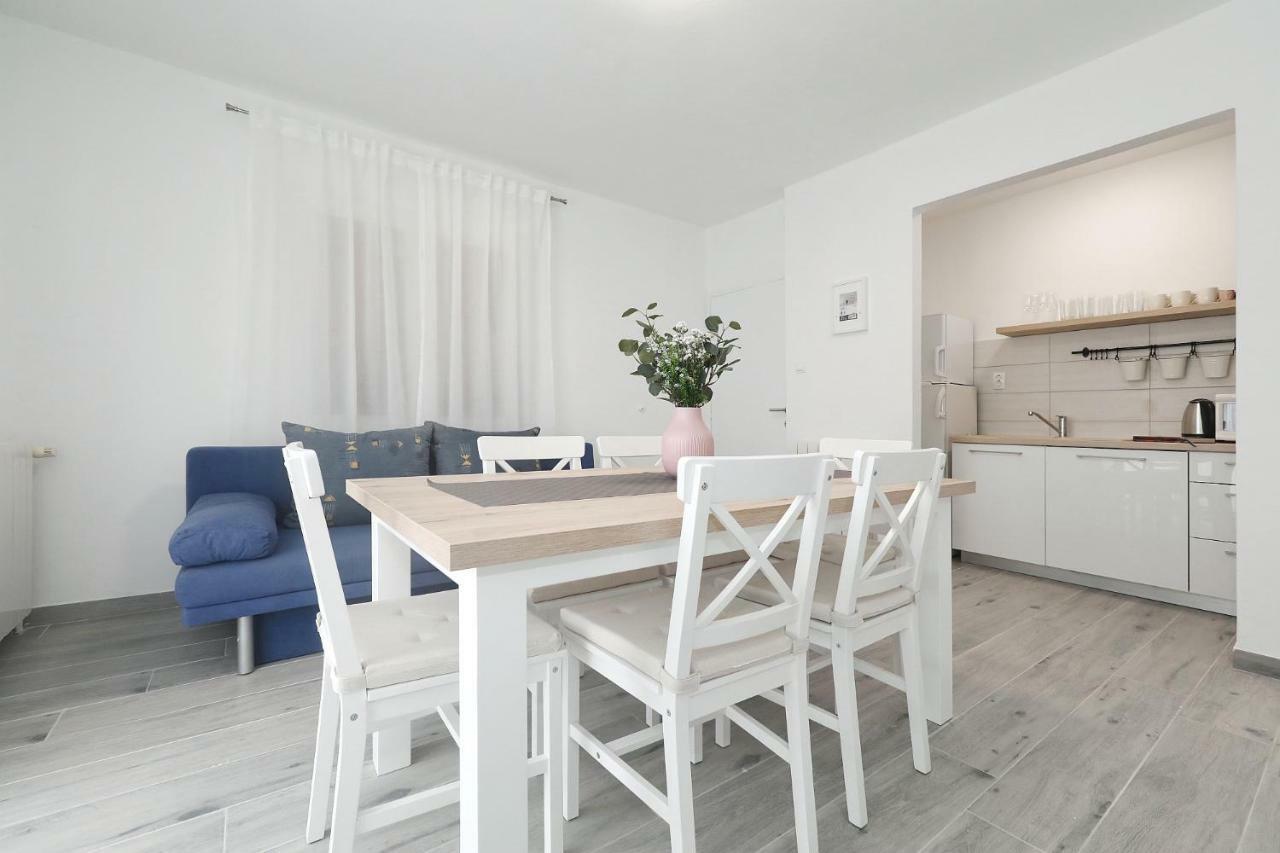 Apartmani Strpic Биоград на Мору Екстериор снимка