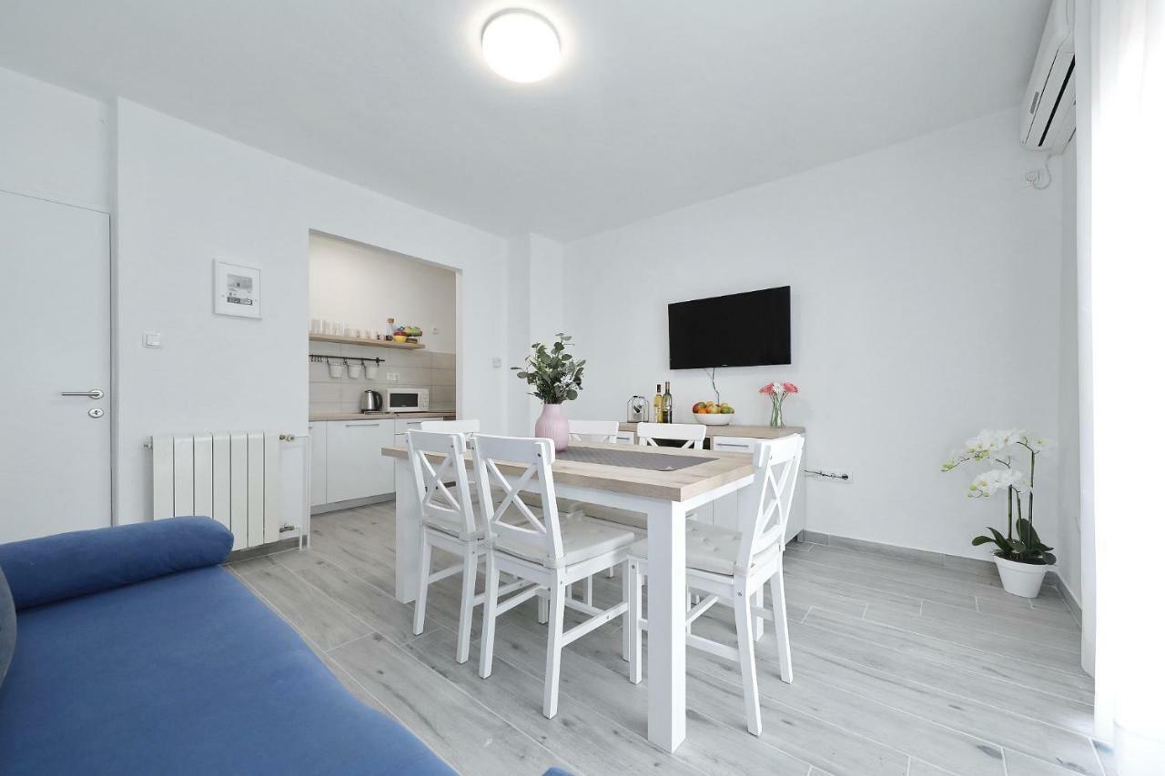 Apartmani Strpic Биоград на Мору Екстериор снимка