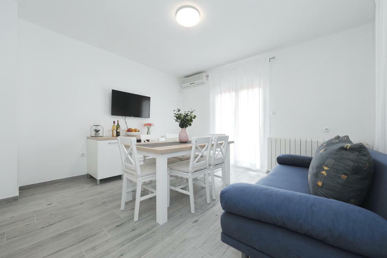 Apartmani Strpic Биоград на Мору Екстериор снимка