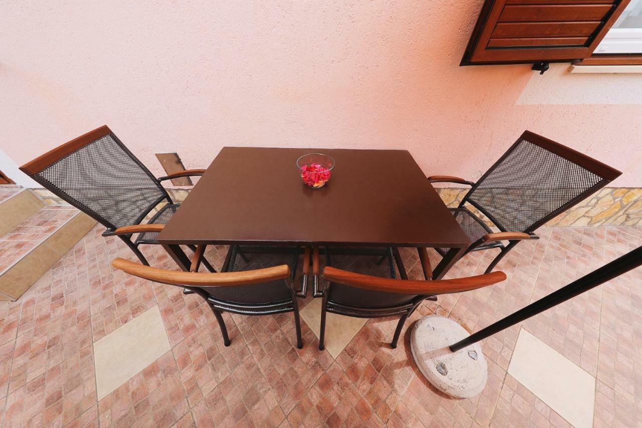 Apartmani Strpic Биоград на Мору Екстериор снимка