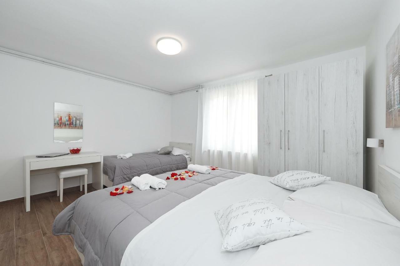 Apartmani Strpic Биоград на Мору Екстериор снимка
